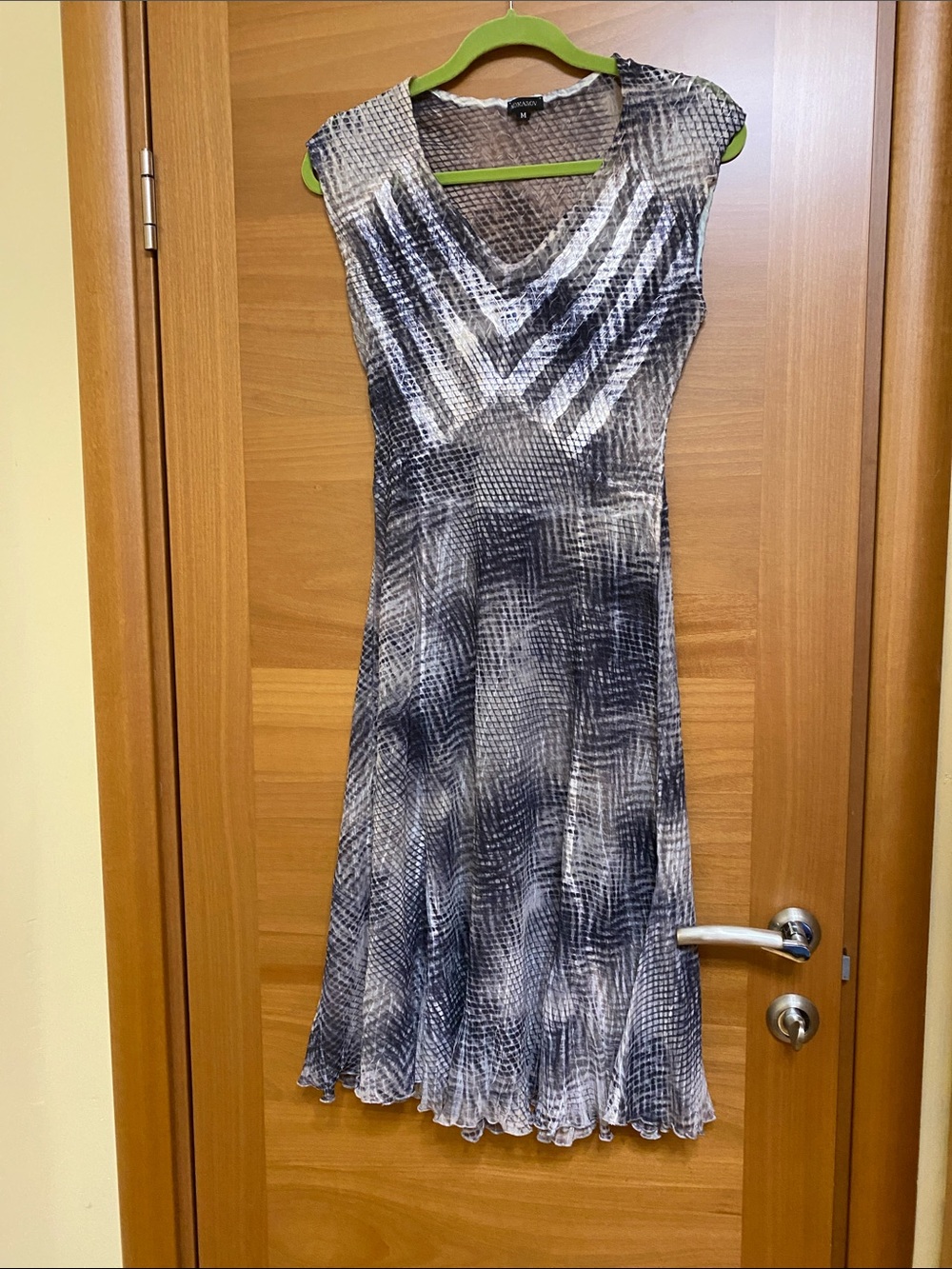 Komarov Black &  White Textured V-Neck Midi Dress
